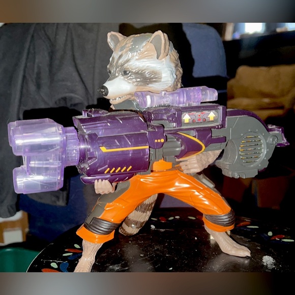 Marvel Lip Smacking Rocket The Racoon - Picture 2 of 4